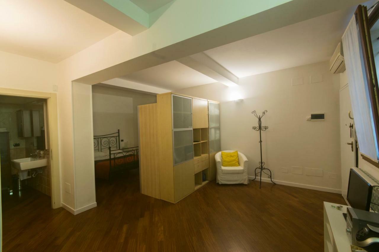 Suite Del Borgo - Affittacamere - Guest House Bologna Ngoại thất bức ảnh