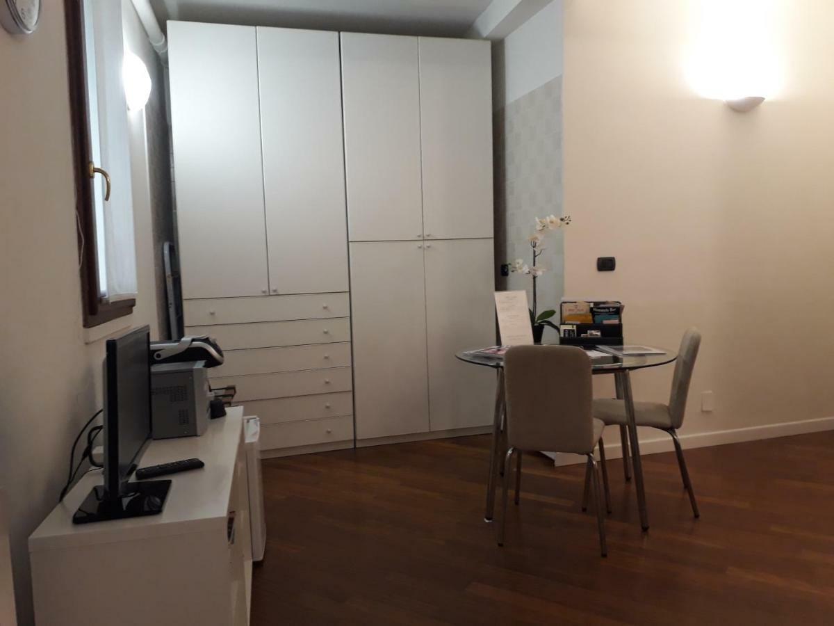 Suite Del Borgo - Affittacamere - Guest House Bologna Ngoại thất bức ảnh