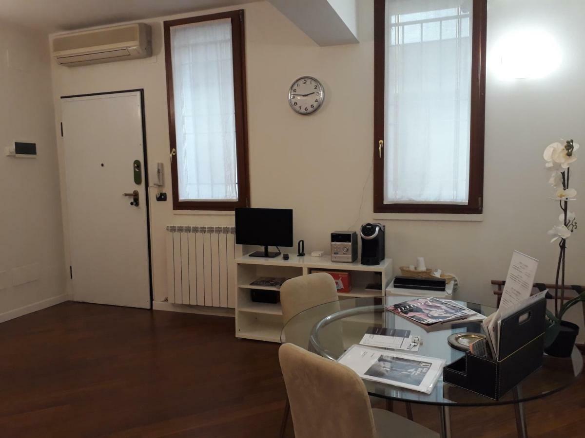 Suite Del Borgo - Affittacamere - Guest House Bologna Ngoại thất bức ảnh
